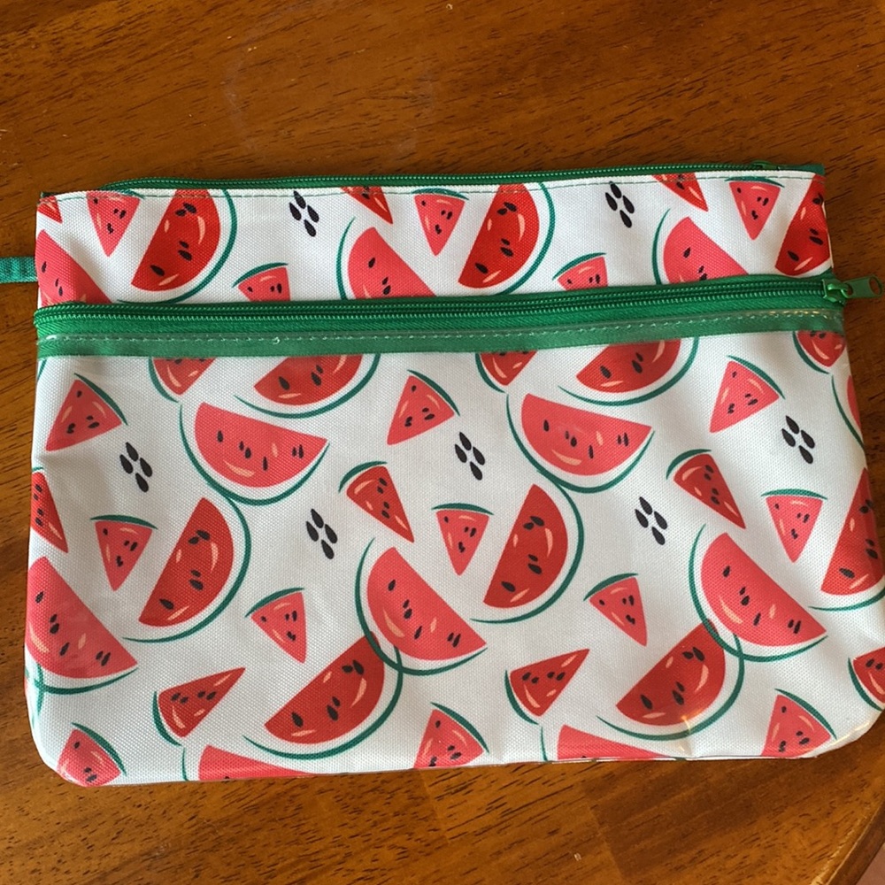 Makeup/Cosmetic Bag you can take to the beach.